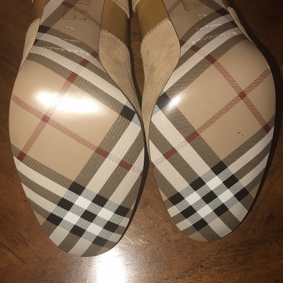 NEW BURBERRY SHOES - Picture 3 of 7